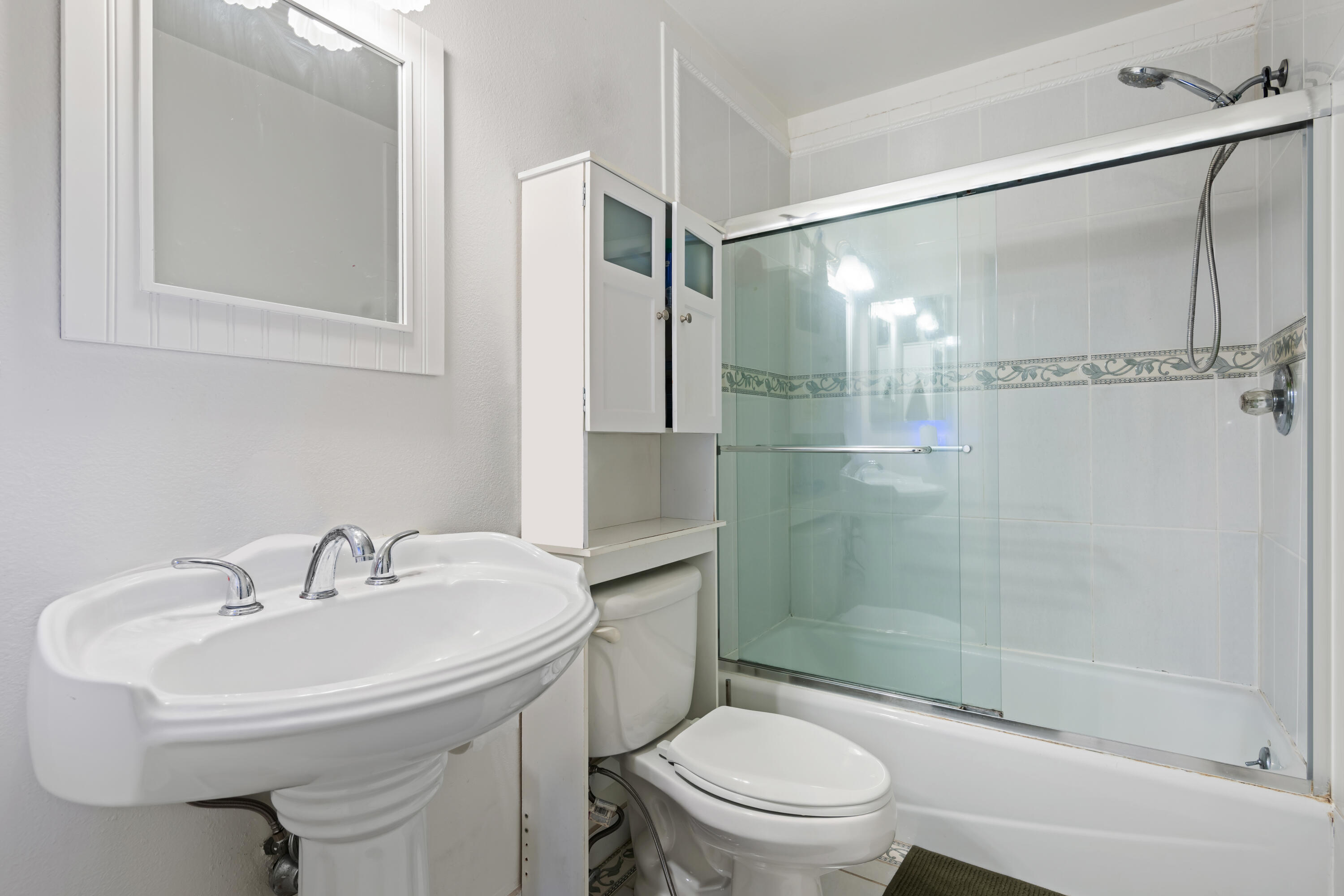 331 Northgate Drive, Unit D Goleta, CA 93117 - Photo 12 of 16 14-Bathroom-2