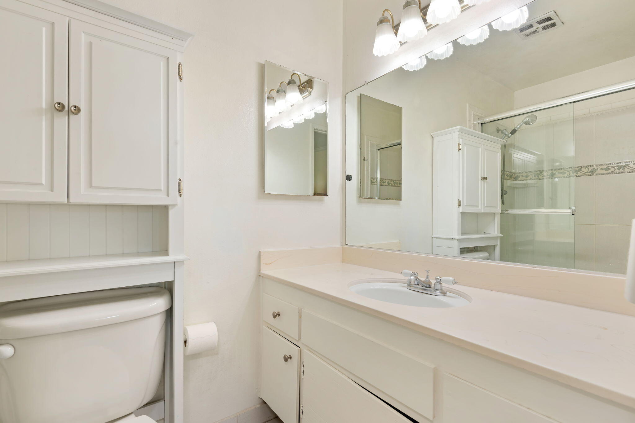 331 Northgate Drive, Unit D Goleta, CA 93117 - Photo 15 of 21 13-Primary Bathroom