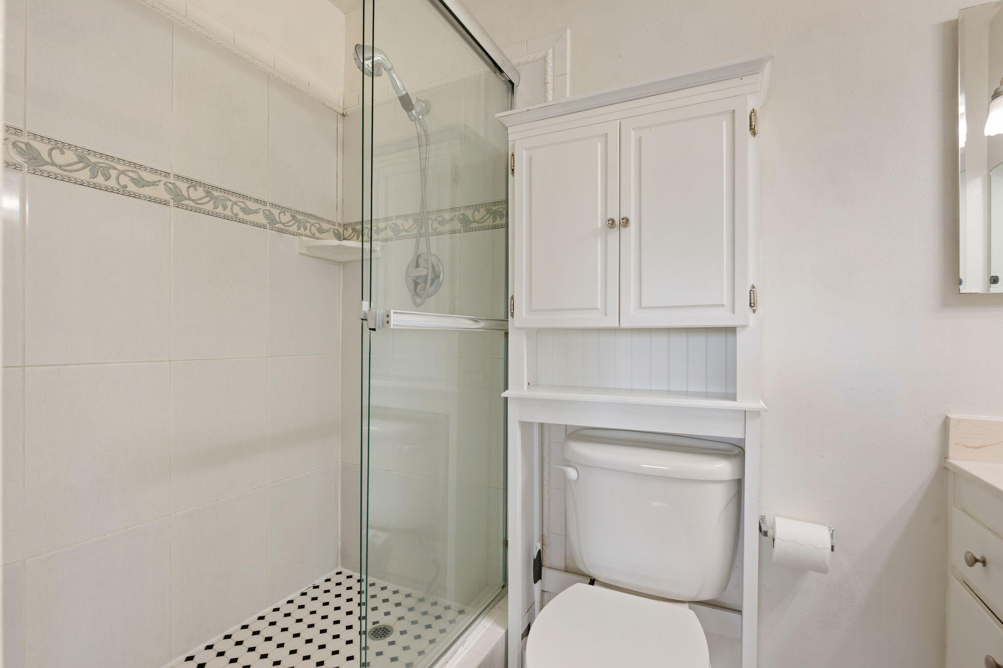 331 Northgate Drive, Unit D Goleta, CA 93117 - Photo 16 of 21 14-Primary Bathroom