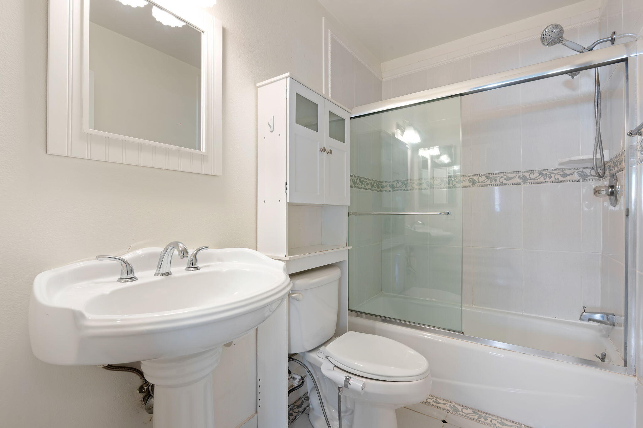 331 Northgate Drive, Unit D Goleta, CA 93117 - Photo 18 of 21 16-Bathroom 2