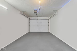 331 Northgate Drive, Unit D Goleta, CA 93117 - Photo 20 of 21 17- garage