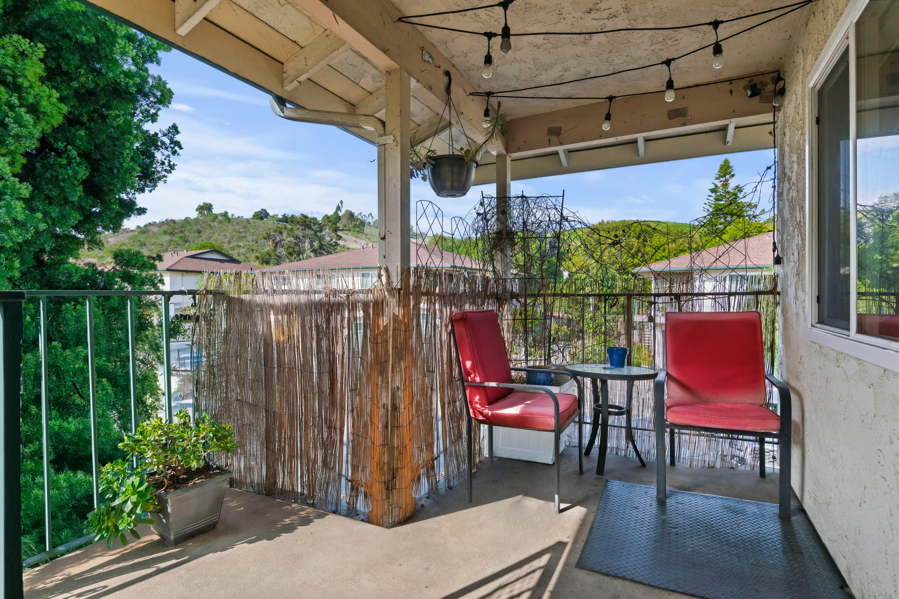 331 Northgate Drive, Unit D Goleta, CA 93117 - Photo 3 of 16 03-Porch