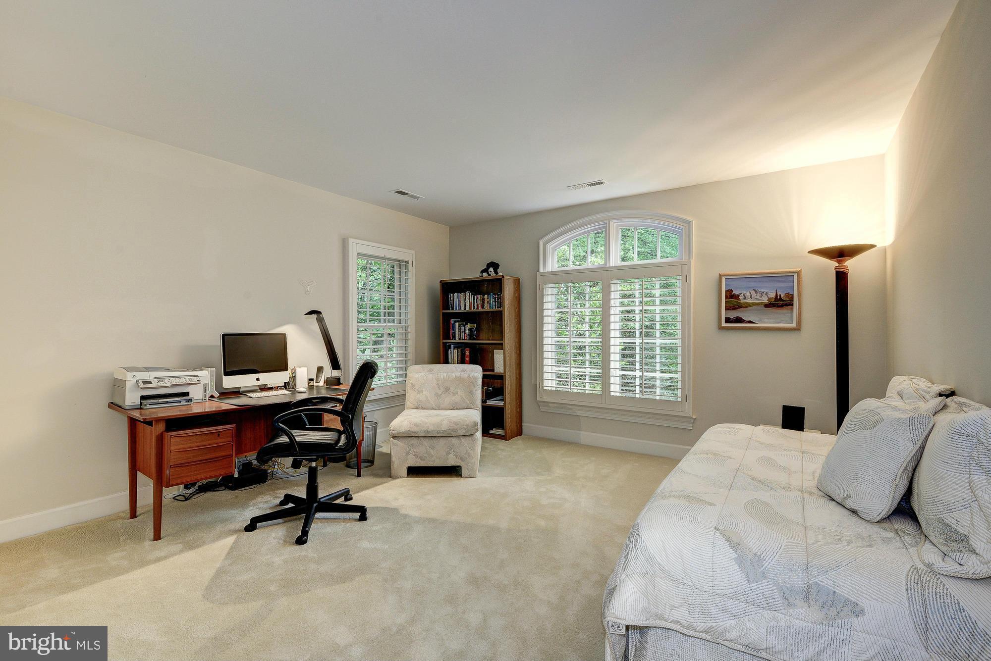 915 Chinquapin Road McLean, VA 22102 - Photo 16 of 30 Bedroom