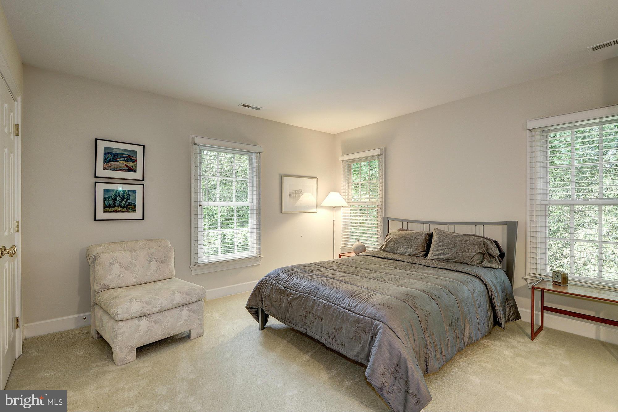 915 Chinquapin Road McLean, VA 22102 - Photo 18 of 30 Bedroom