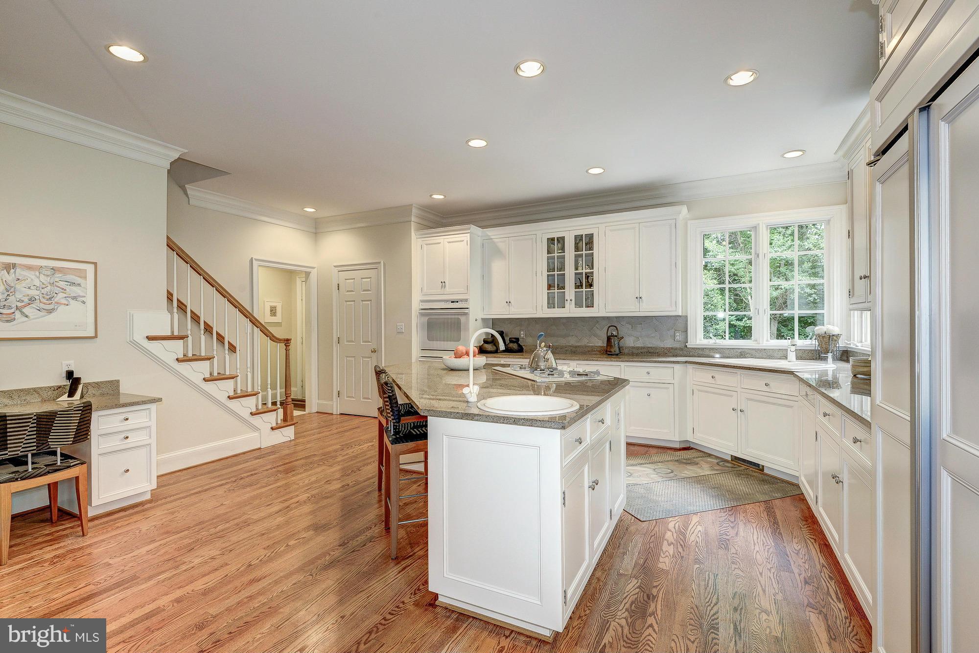 915 Chinquapin Road McLean, VA 22102 - Photo 8 of 30 Kitchen
