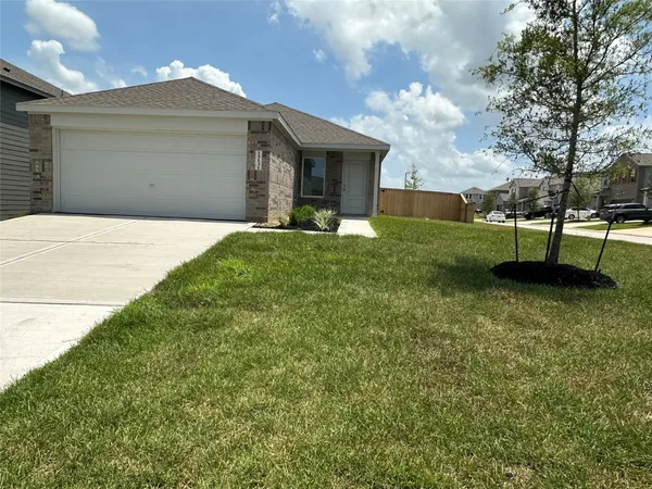 $1,750 | 15131 Willowater Drive, Montgomery, TX 77316