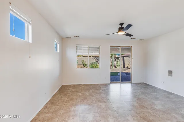 a view of livingroom with furniture