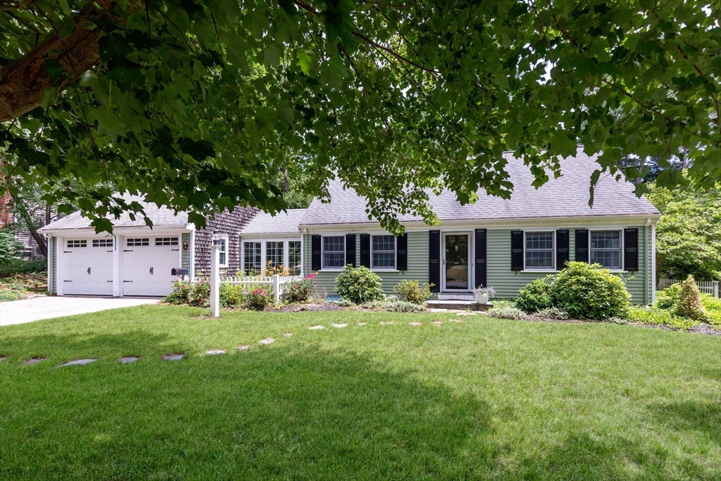9 Hoover Road Hingham, MA 02043 - Photo 2 of 27