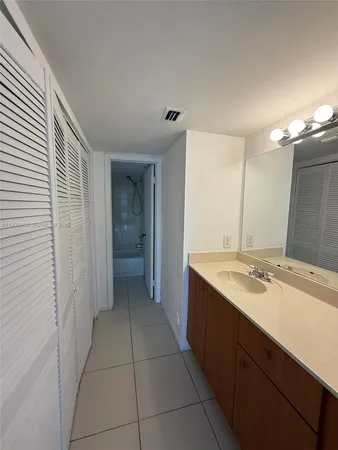 $2,300 | Verabella Falls Condominiums, Miami, FL 33193
