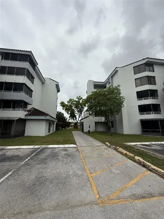 $2,300 | Verabella Falls Condominiums, Miami, FL 33193
