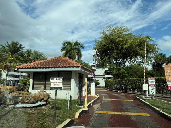 $2,300 | Verabella Falls Condominiums, Miami, FL 33193