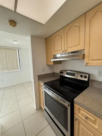 $2,300 | Verabella Falls Condominiums, Miami, FL 33193