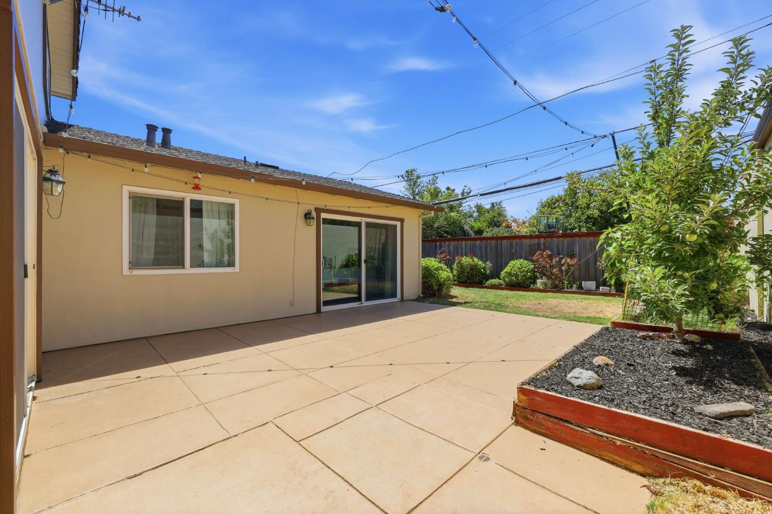 1156 Rosa Del Rio Way Sacramento, CA 95822 - Photo 30 of 43