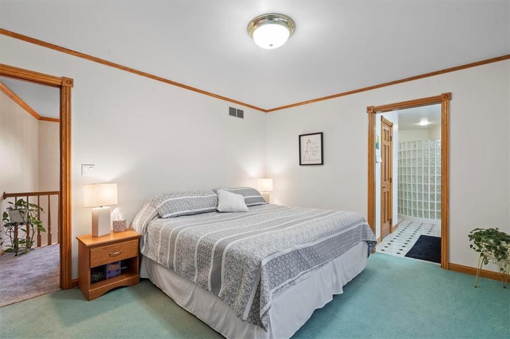 155 Ramage Road Pittsburgh, PA 15214 - Photo 18 of 33 Gallery Image 18