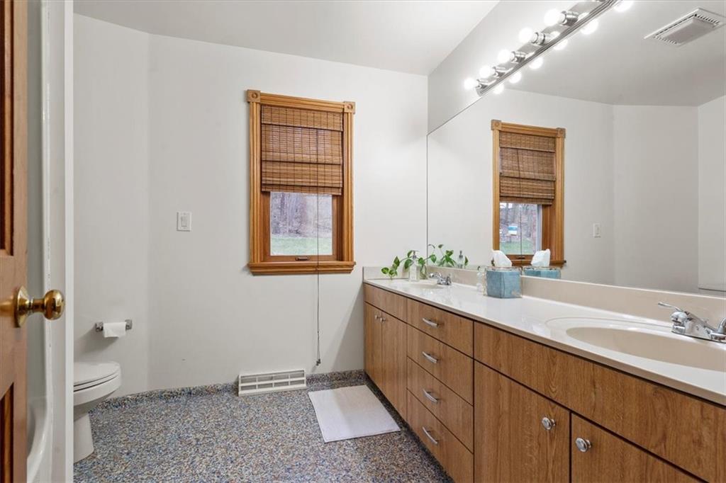 155 Ramage Road Pittsburgh, PA 15214 - Photo 25 of 33 Gallery Image 25