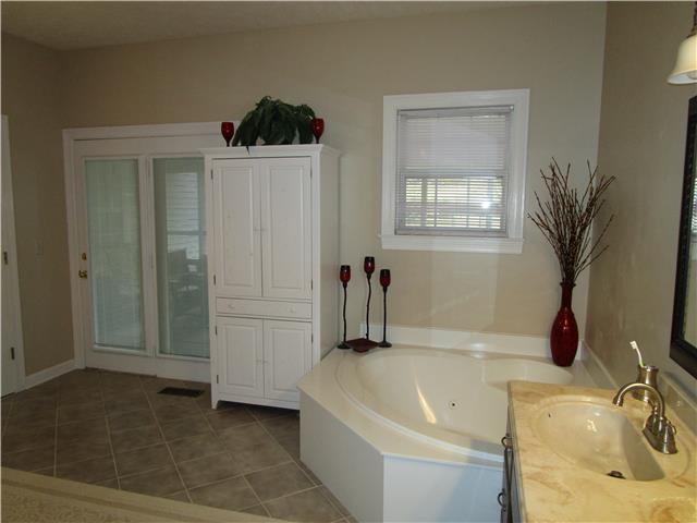 1975 Baker Road Goodlettsville, TN 37072 - Photo 11 of 20 Gallery Image 11