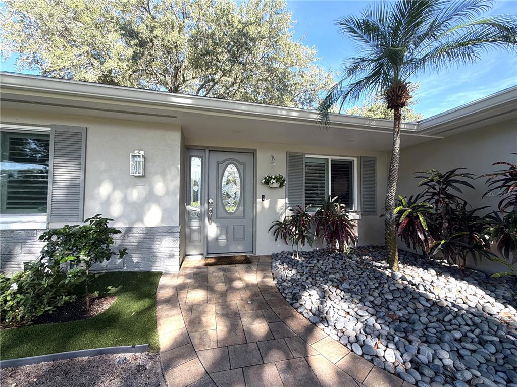 703 23rd Street Southwest Largo, FL 33770 - Photo 4 of 44 Gallery Image 4