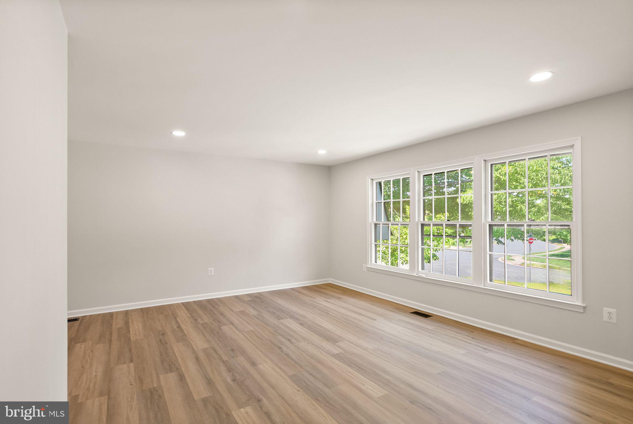 8803 Hayload Court Springfield, VA 22153 - Photo 7 of 49 Living Room
