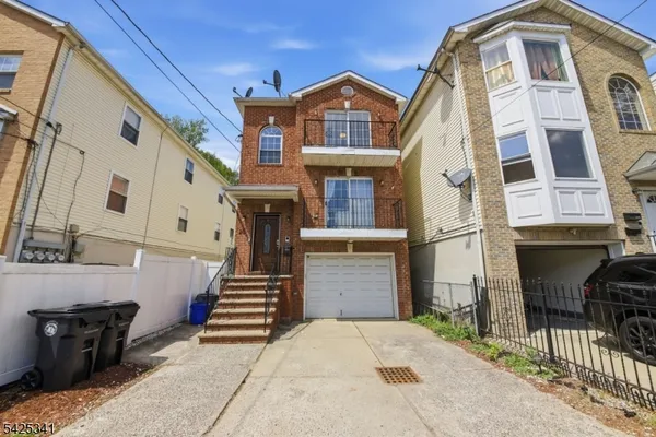 $2,400 | 20 Wakeman Avenue, Newark, NJ 07104