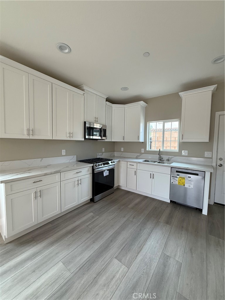 7398 North Maple, Unit 2 Fontana, CA 92336 - Photo 4 of 15 kitchen