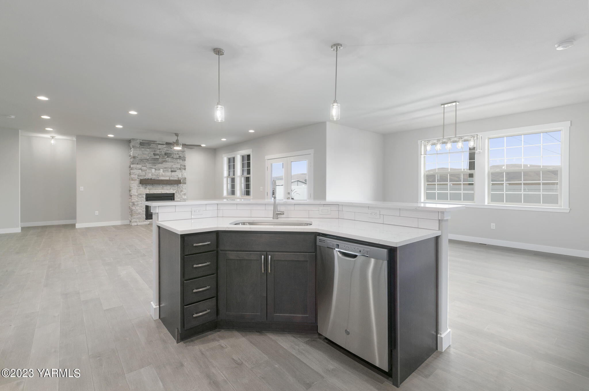 7302 Vista Ridge Avenue Yakima, WA 98903 - Photo 12 of 23 Kitchen View