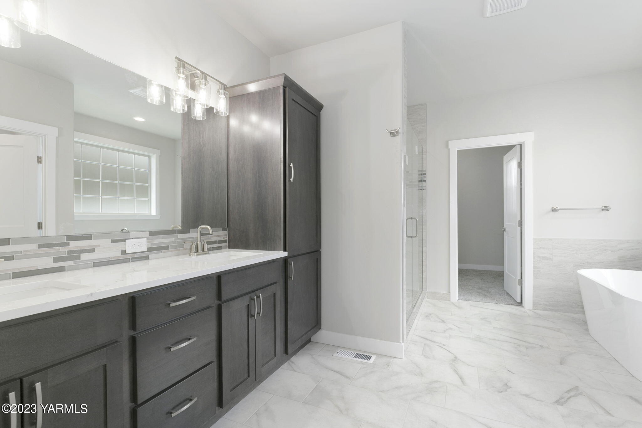 7302 Vista Ridge Avenue Yakima, WA 98903 - Photo 15 of 23 Bathroom