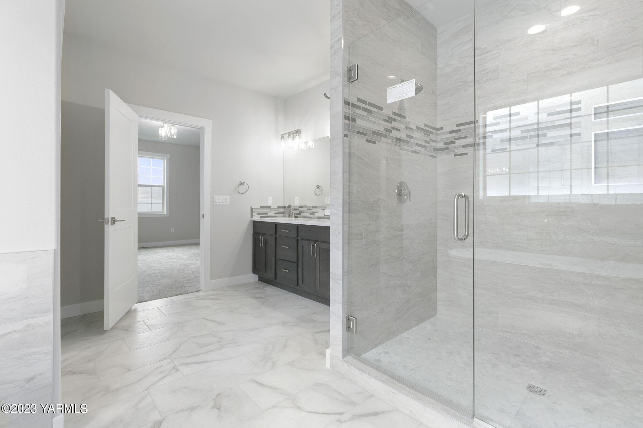 7302 Vista Ridge Avenue Yakima, WA 98903 - Photo 16 of 23 Bathroom