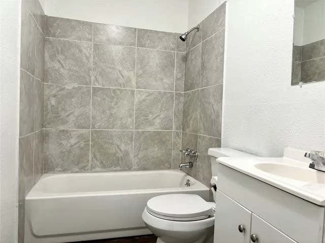 $1,000 | 2614 Sol Wilson Avenue, Unit A, Austin, TX 78702