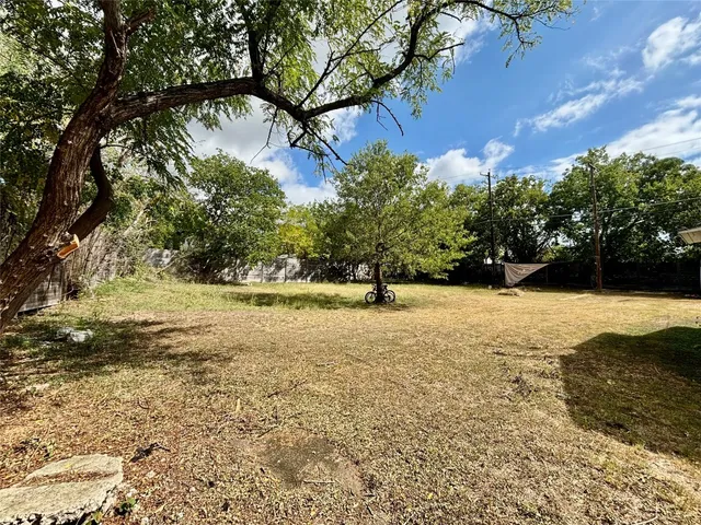 $1,000 | 2614 Sol Wilson Avenue, Unit A, Austin, TX 78702