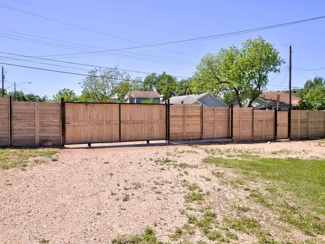 $1,000 | 2614 Sol Wilson Avenue, Unit A, Austin, TX 78702