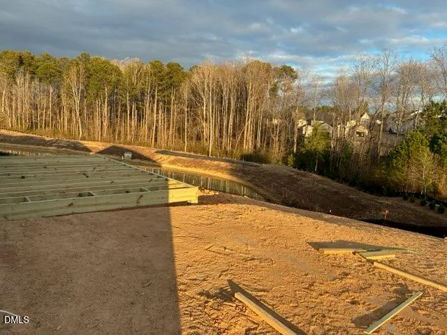 a view of an outdoor space