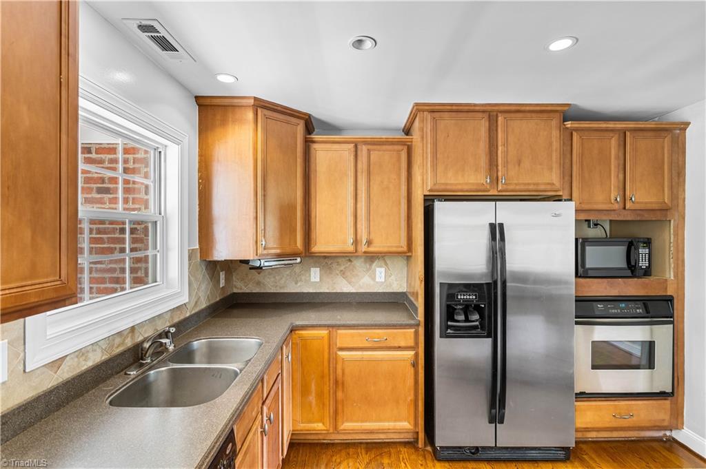 242 Hasty School Road Thomasville, NC 27360 - Photo 10 of 19