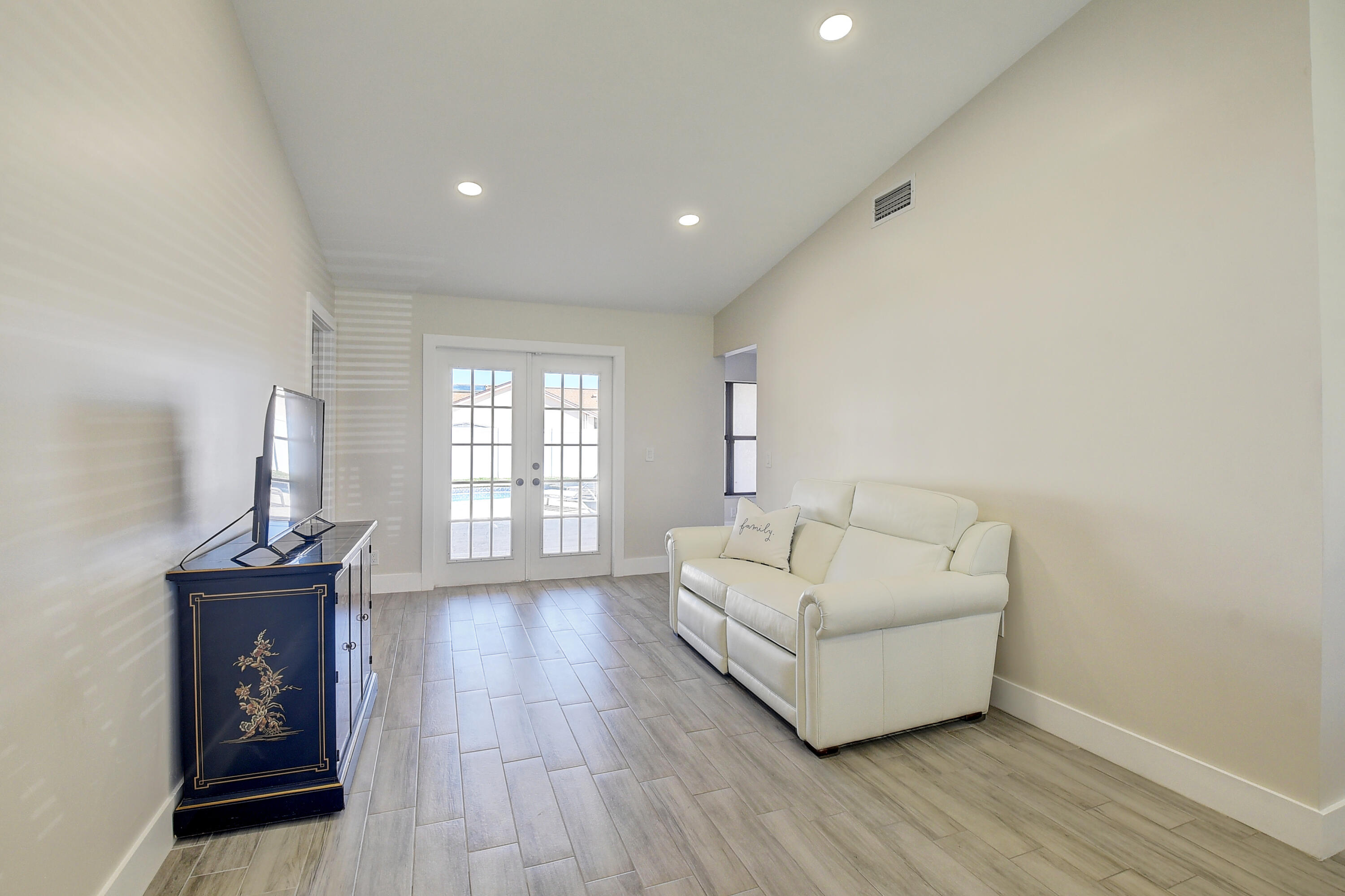 4217 Cedar Creek Road Boca Raton, FL 33487 - Photo 8 of 43 61_dsc_9305_6_7_8_9