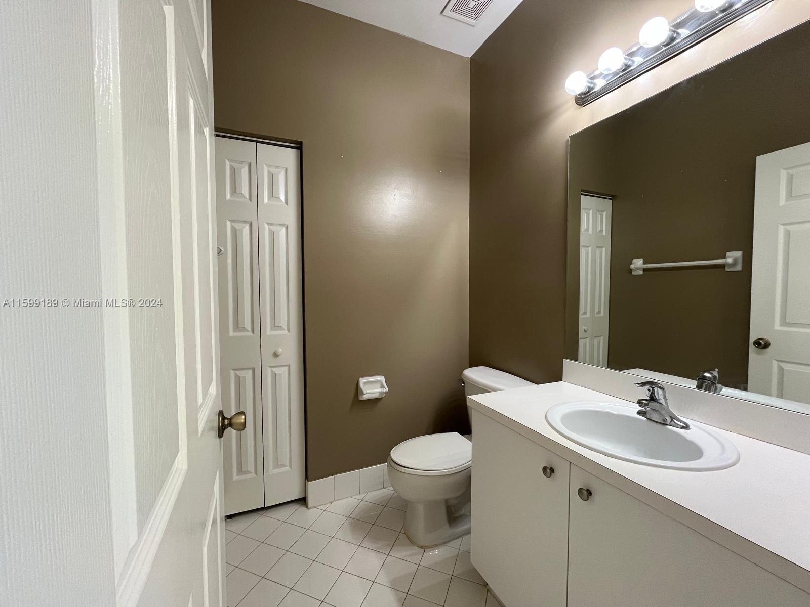 1457 Northeast 40th Road Homestead, FL 33033 - Photo 14 of 25