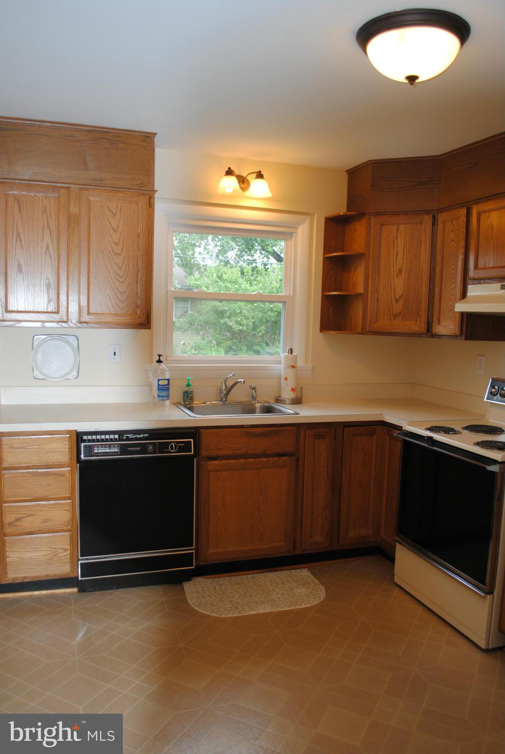 6621 Bucknell Road Bryans Road, MD 20616 - Photo 10 of 30 Kitchen
