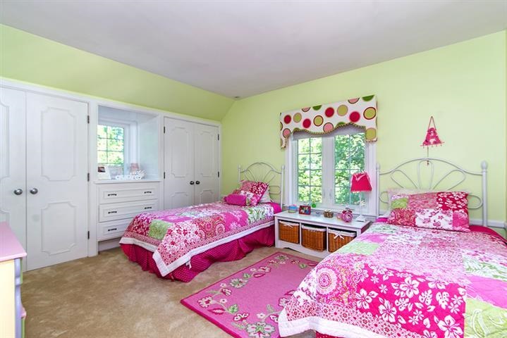 2244 Fairhaven Road Davenport, IA 52803 - Photo 18 of 24 Gallery Image 18