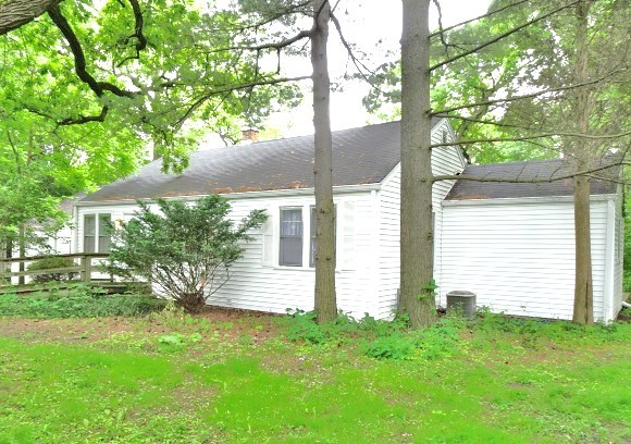 1805 Gilbert Avenue Downers Grove, IL 60515 - Photo 12 of 15 a view of a house with a yard