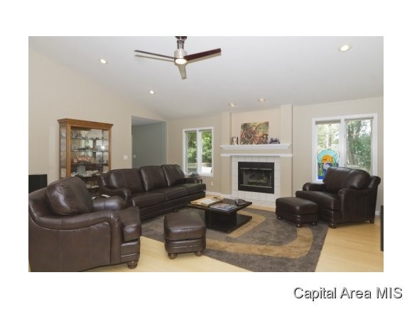 4009 Eagle Wing Road Springfield, IL 62711 - Photo 5 of 21