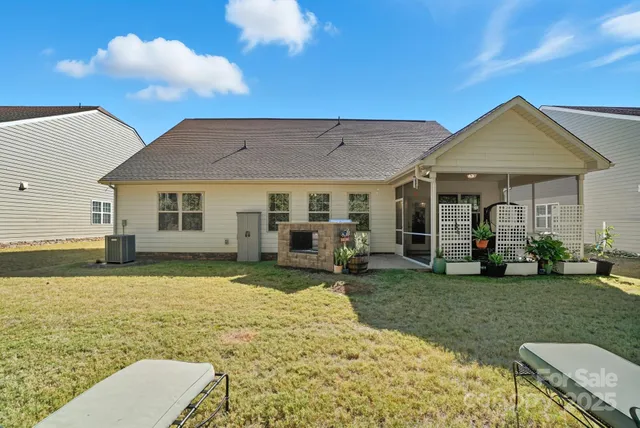 $569,900 | 120 Van Gogh Trail, Mount Holly, NC 28120