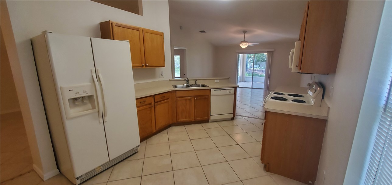 1127 West 13th Square Vero Beach, FL 32960 - Photo 2 of 21