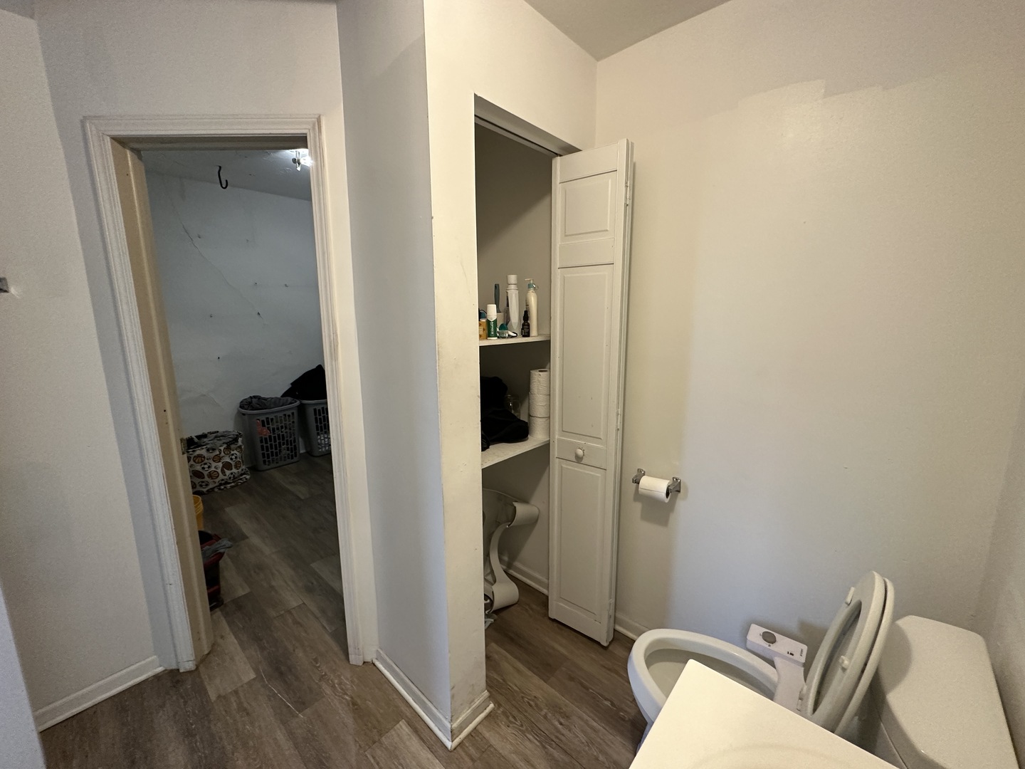 1237 North Noble Street, Unit 4 Chicago, IL 60642 - Photo 18 of 27 a en suite bathroom with a toilet