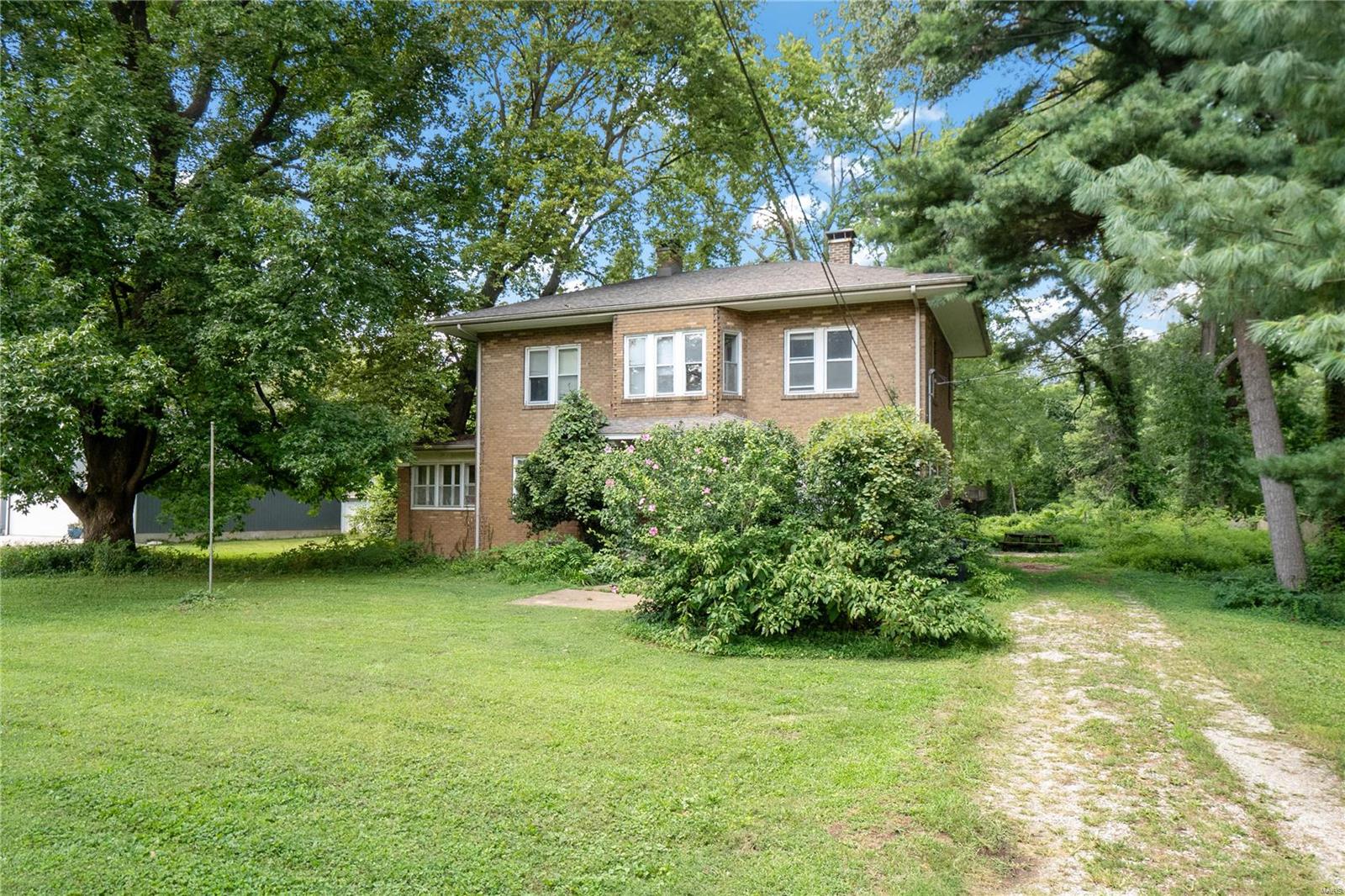 129 Orchard Drive Belleville, IL 62221 - Photo 2 of 32