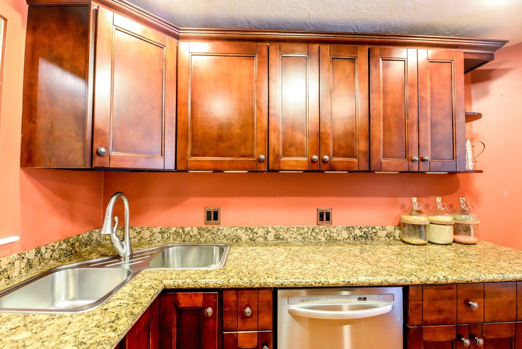 18 Spruce Pond Road, Unit 18 Franklin, MA 02038 - Photo 8 of 27 Gallery Image 8