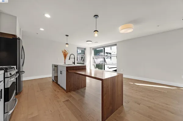 $699,000 | 6466 Hollis Street, Unit 182, Emeryville, CA 94608