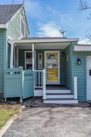 $575,000 | 1 Seekins Drive, Bath, ME 04530
