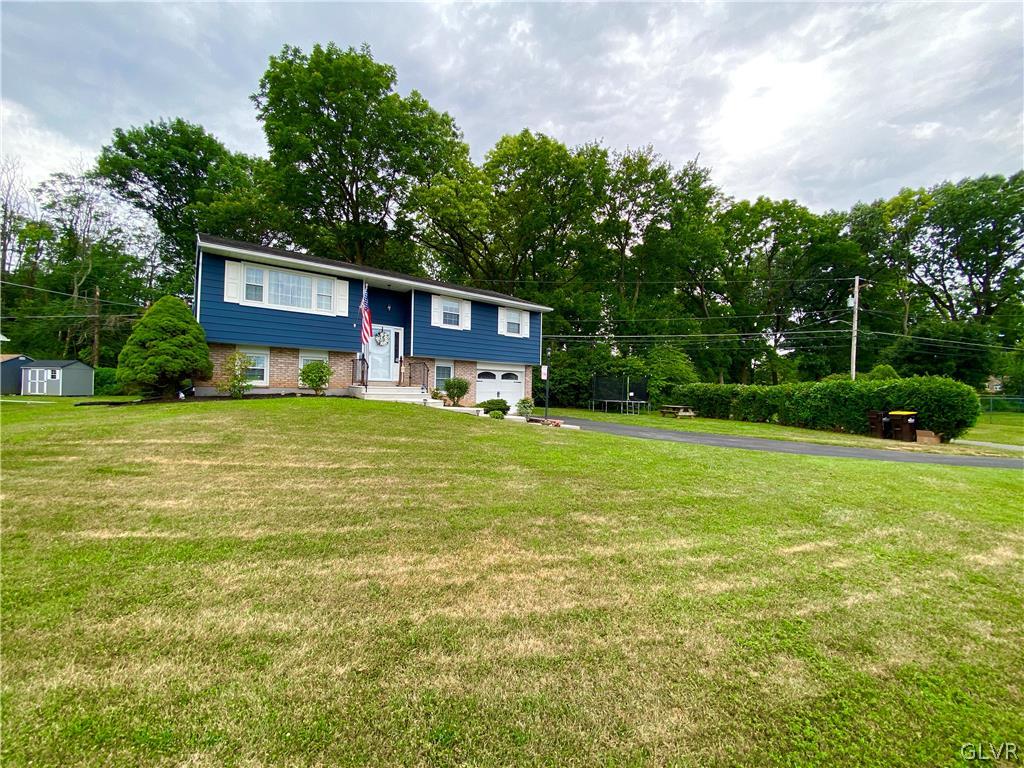 1721 Hampton Road Bethlehem, PA 18020 - Photo 3 of 19 Gallery Image 3