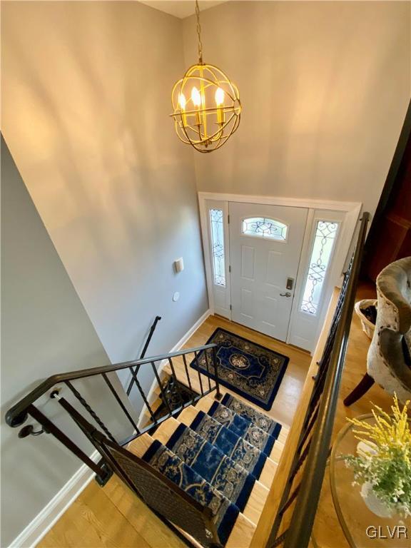 1721 Hampton Road Bethlehem, PA 18020 - Photo 5 of 19 Foyer w/ oak tred steps