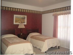 2561 Chapel Hill Road Springfield, IL 62702 - Photo 8 of 12