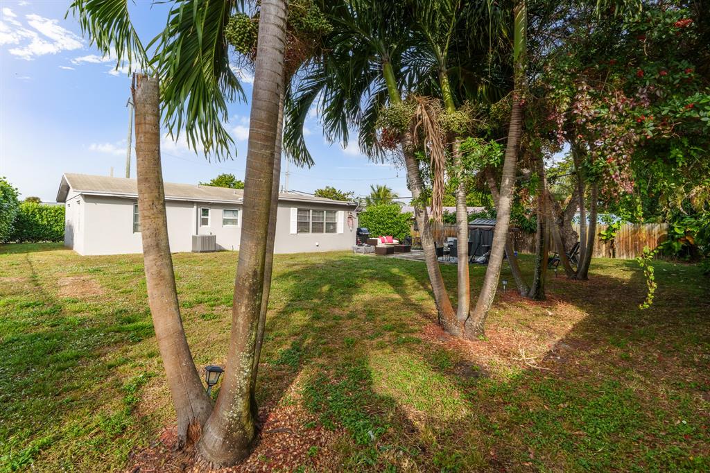 1475 7th Street West Palm Beach, FL 33401 - Photo 7 of 32