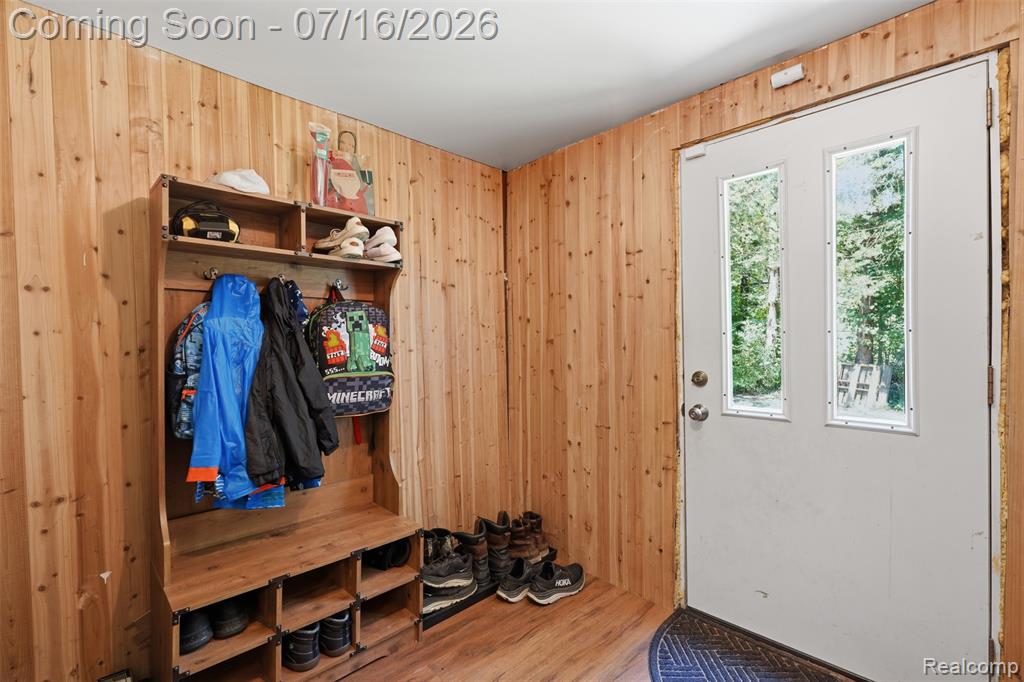 9490 Clark Road East Lansing, MI 48823 - Photo 3 of 30